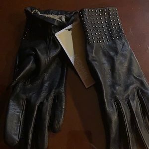 MK leather gloves